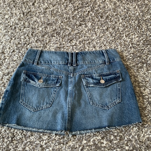 Selling brand new denim skirt, size small. - Picture 3 of 4